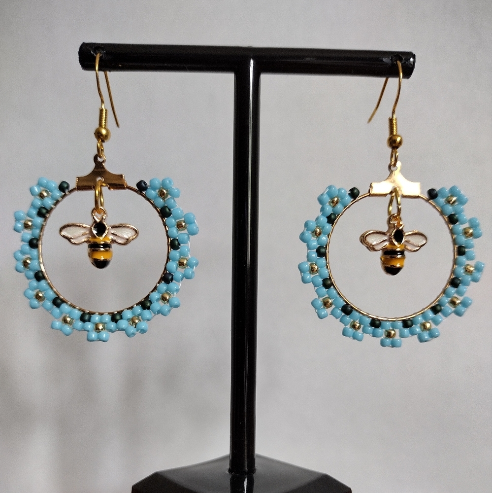 Gorgeous 2" Beaded Light Blue Daisy Flower Hoop Enamel Bee Dangle S925 Earrings